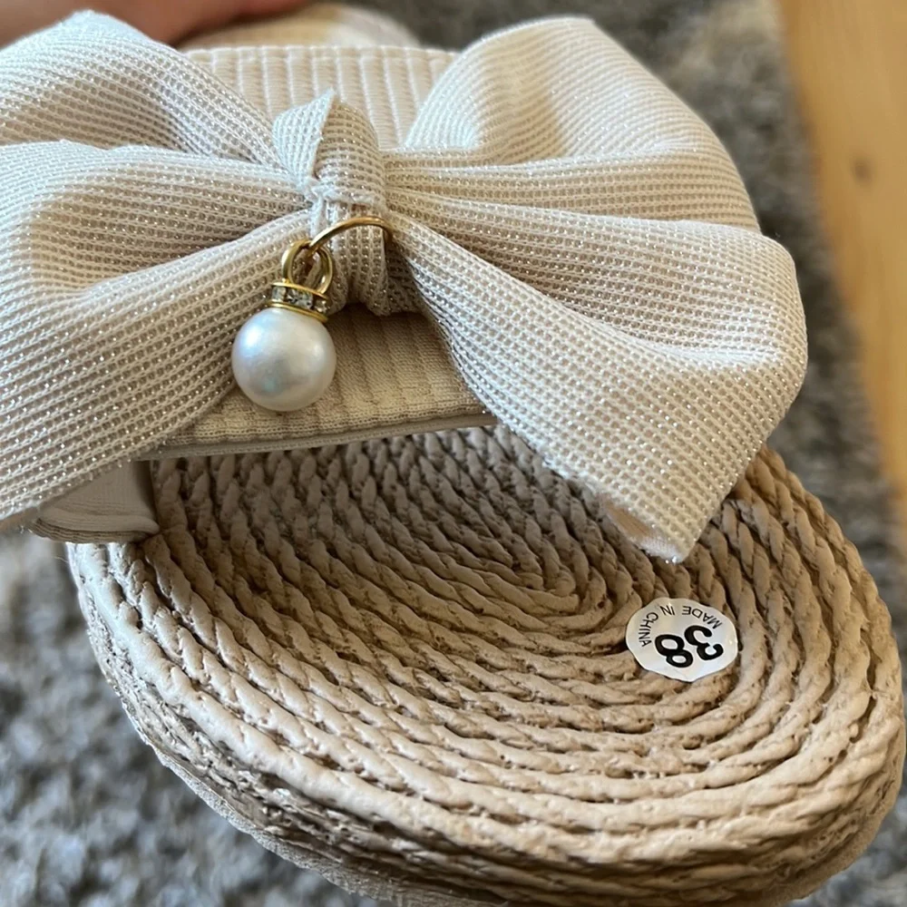 Cute flat sandals. They are size 7 but they run small. I will say size 6  1/2 - Picture 4 of 4
